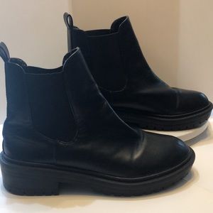 Raid boots women’s size 37 (6.5) chunky heel, black